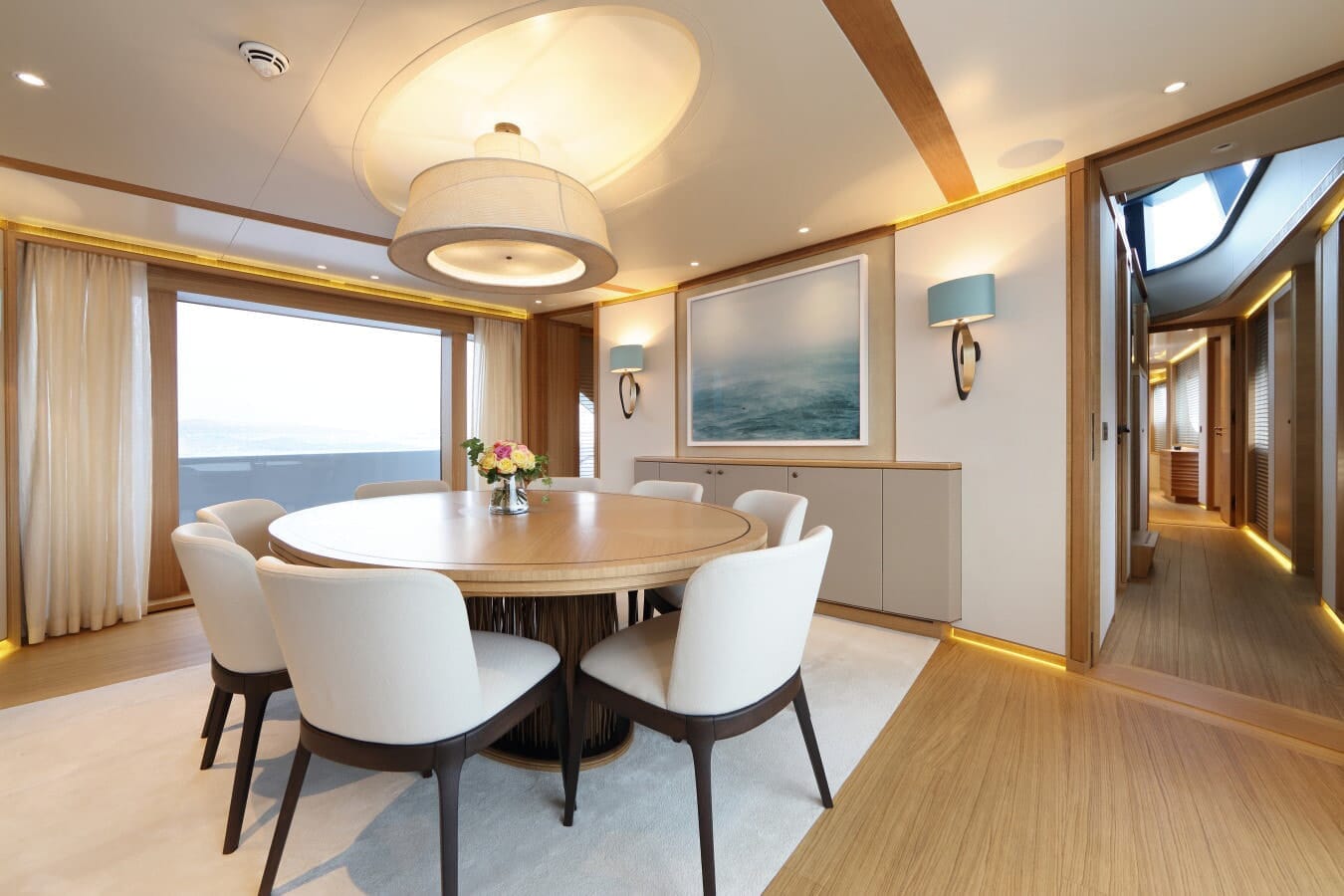 SOLIS dining table