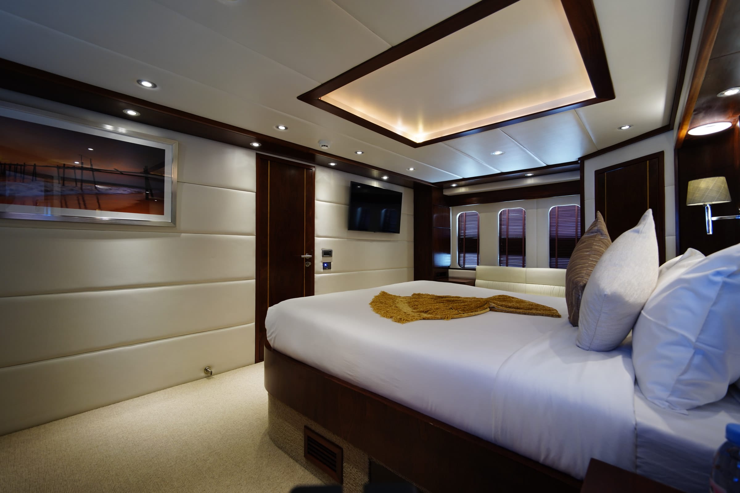 Mia Kai master cabin